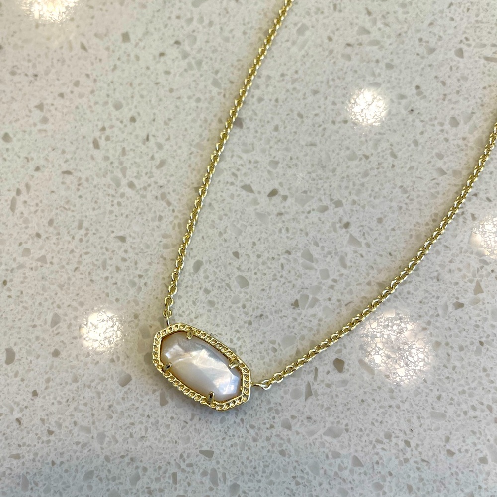 Kendra Scott Elisa Gold Pendant Necklace - Ivory Pearl